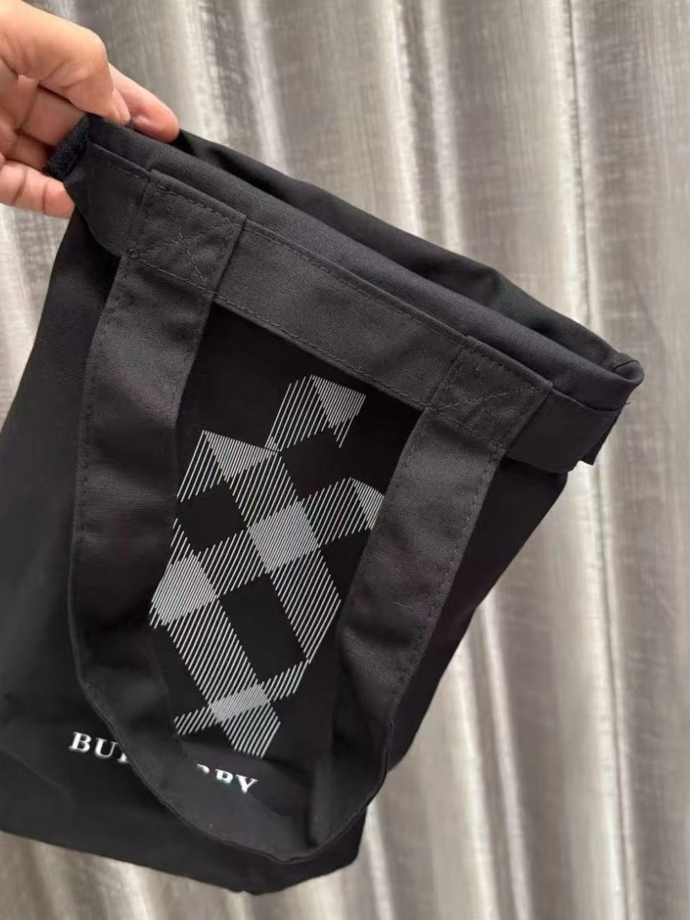 Burberry Gift Small Tote Bag - Picture 6 of 7